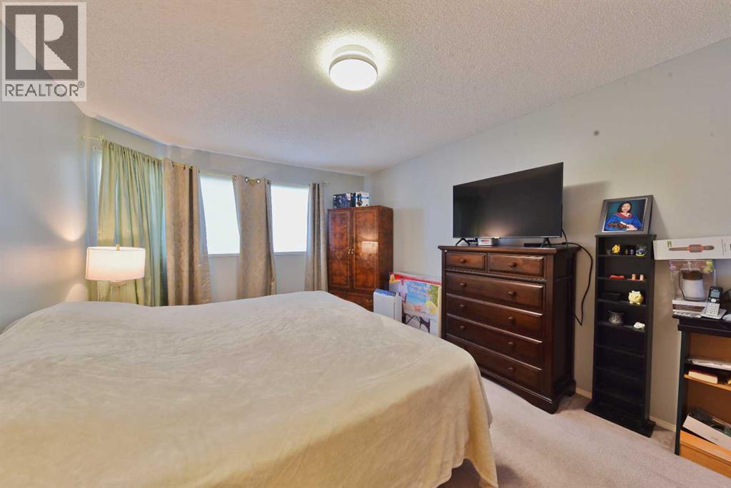 105 Coral Springs Close NE - 18
