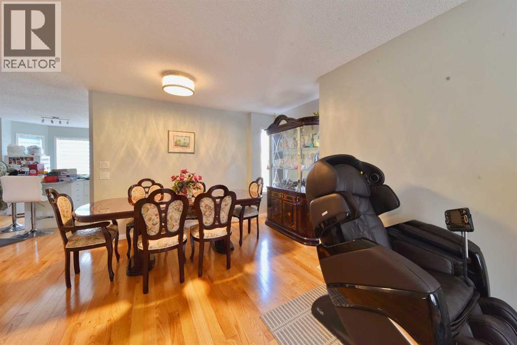 105 Coral Springs Close NE - 3