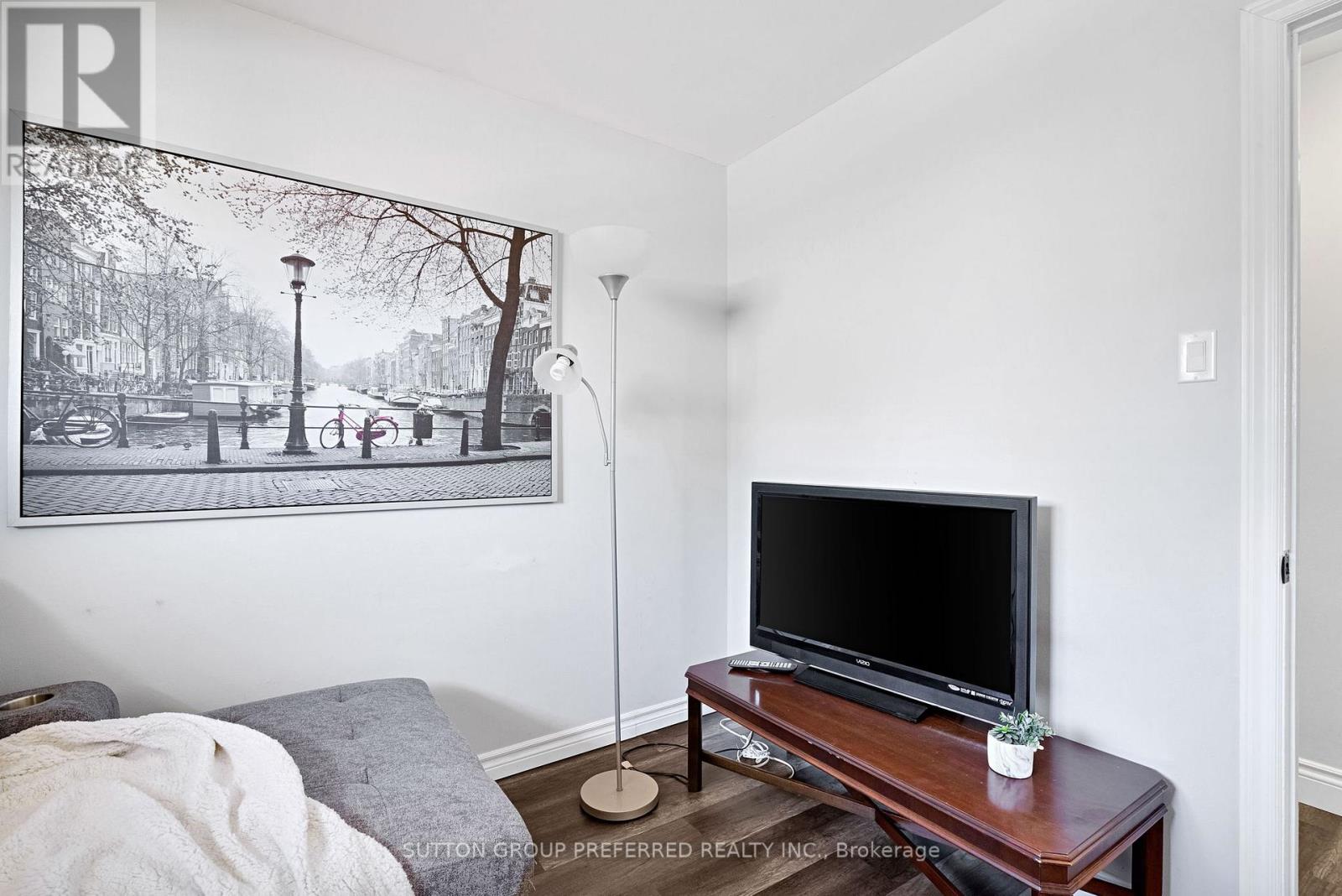 1 PONDEROSA CRESCENT - 26