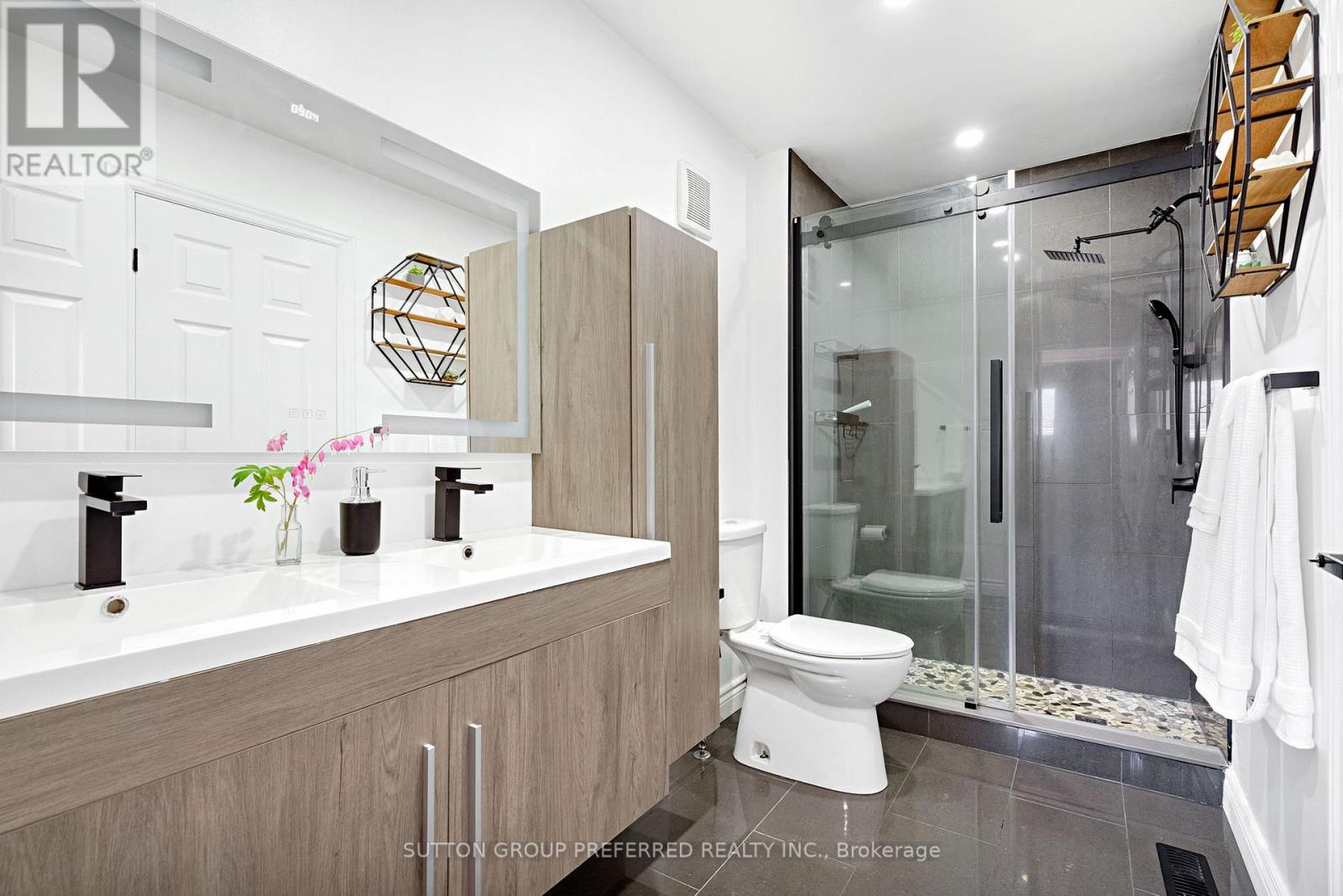 1 PONDEROSA CRESCENT - 27