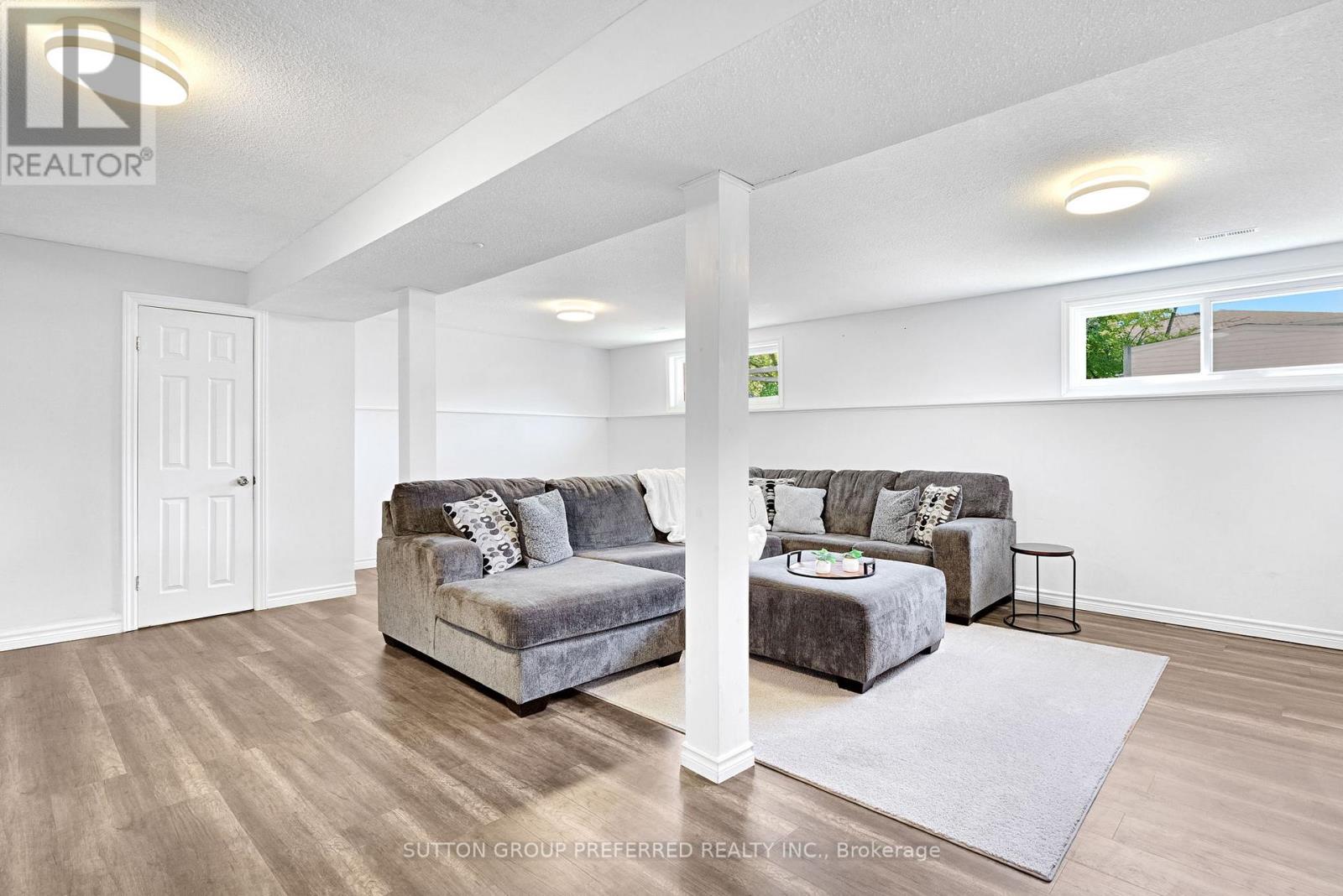1 PONDEROSA CRESCENT - 30