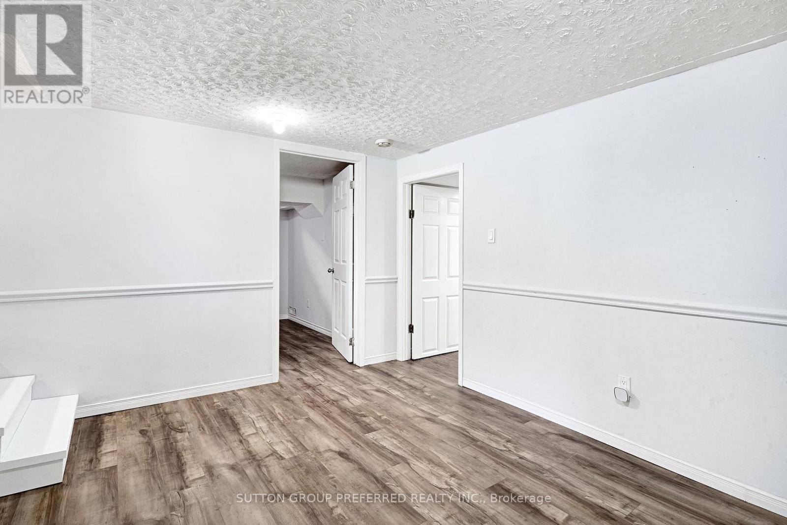 1 PONDEROSA CRESCENT - 36