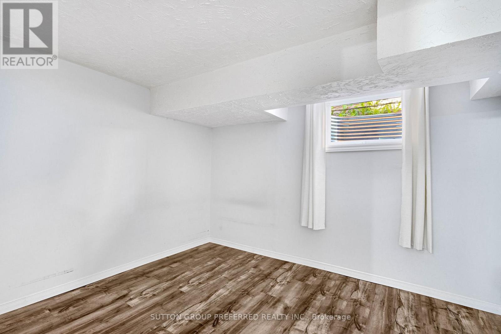 1 PONDEROSA CRESCENT - 37
