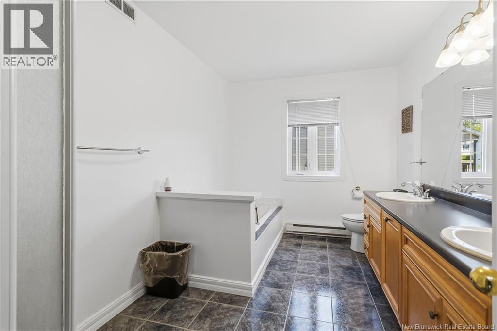 242 Herve Street - 17