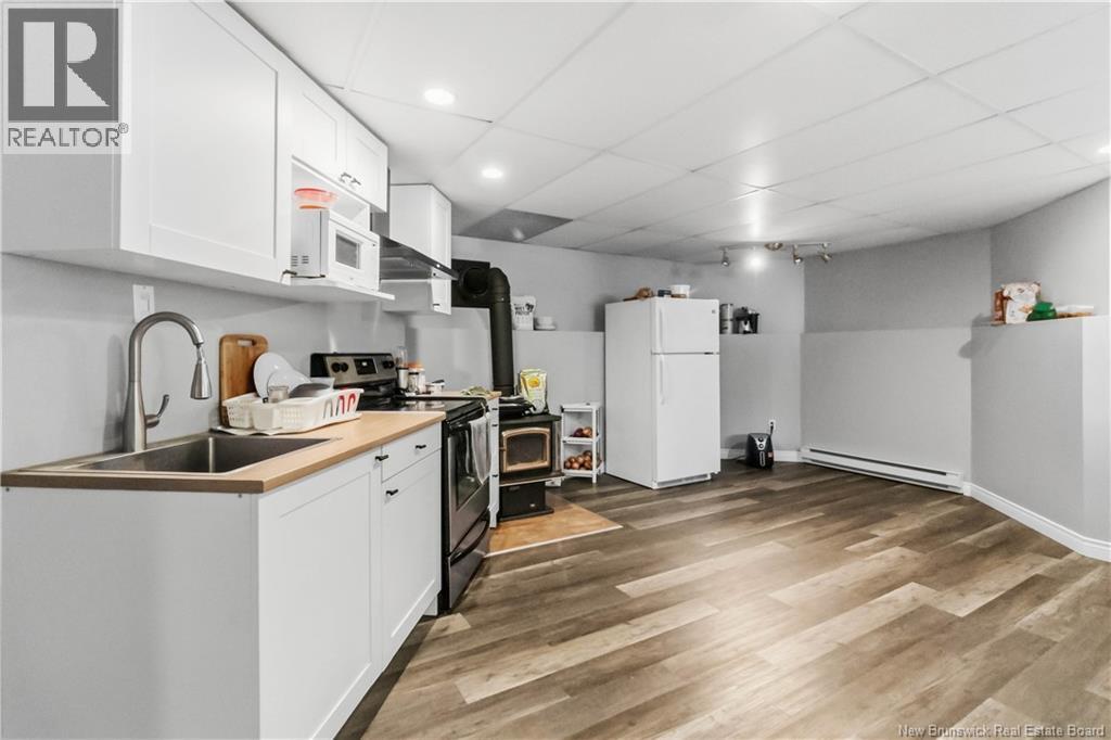 242 Herve Street - 26