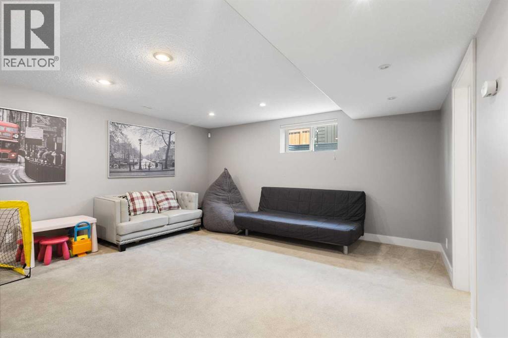 23 Strathlea Crescent SW — photo 31