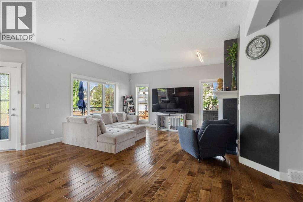 23 Strathlea Crescent SW - photo 4