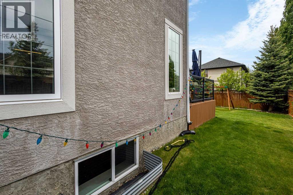 23 Strathlea Crescent SW — photo 39