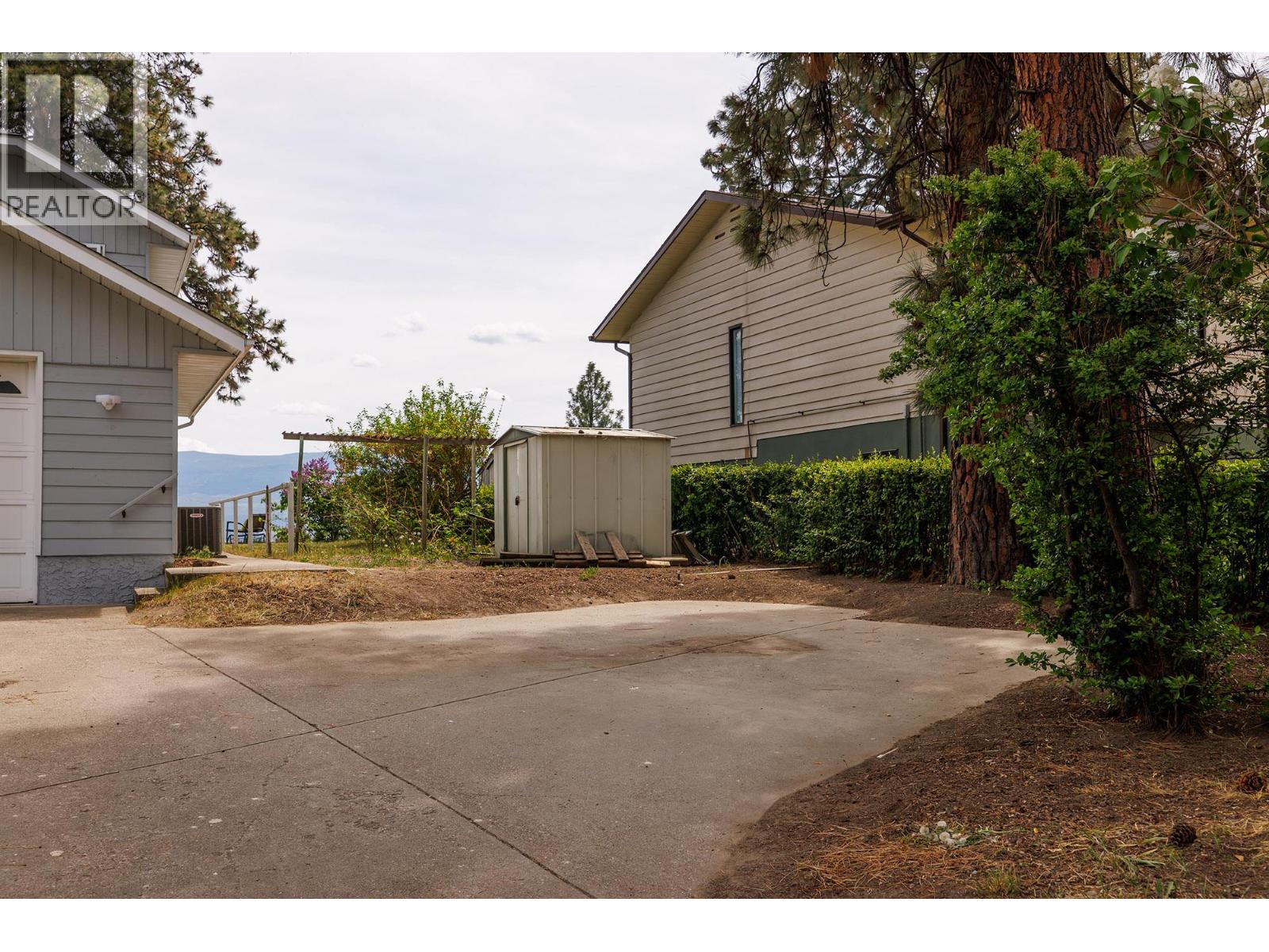 2117 Michelle Crescent - 34
