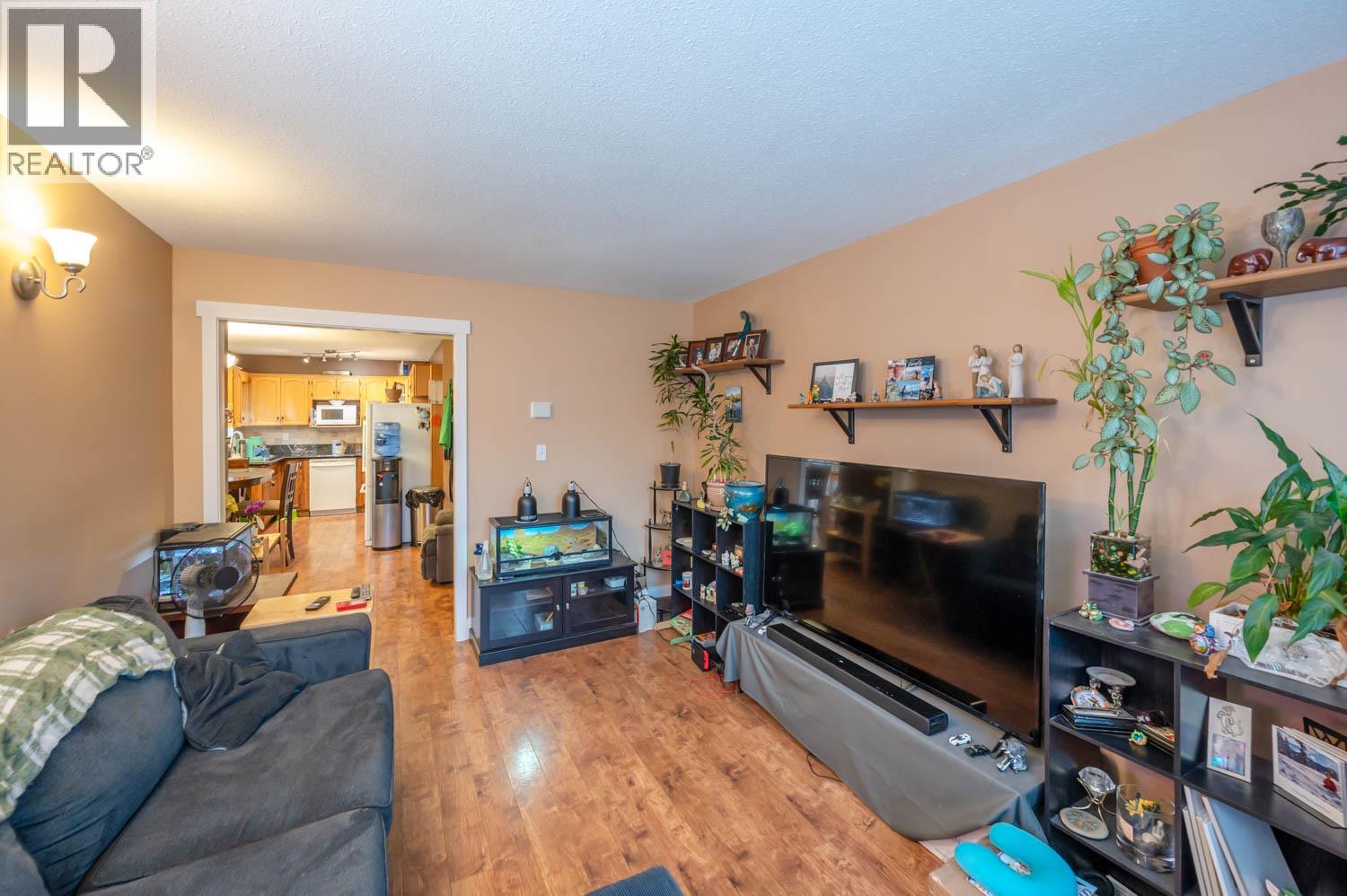 #2 615 6TH Avenue - 5