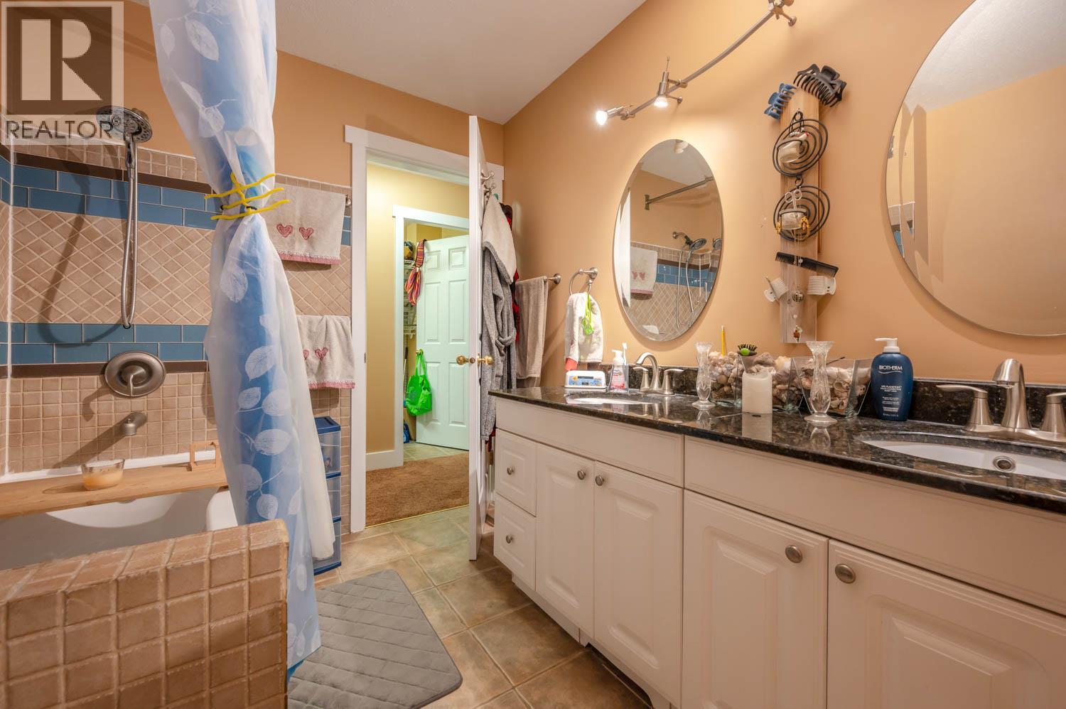 #2 615 6TH Avenue - 27