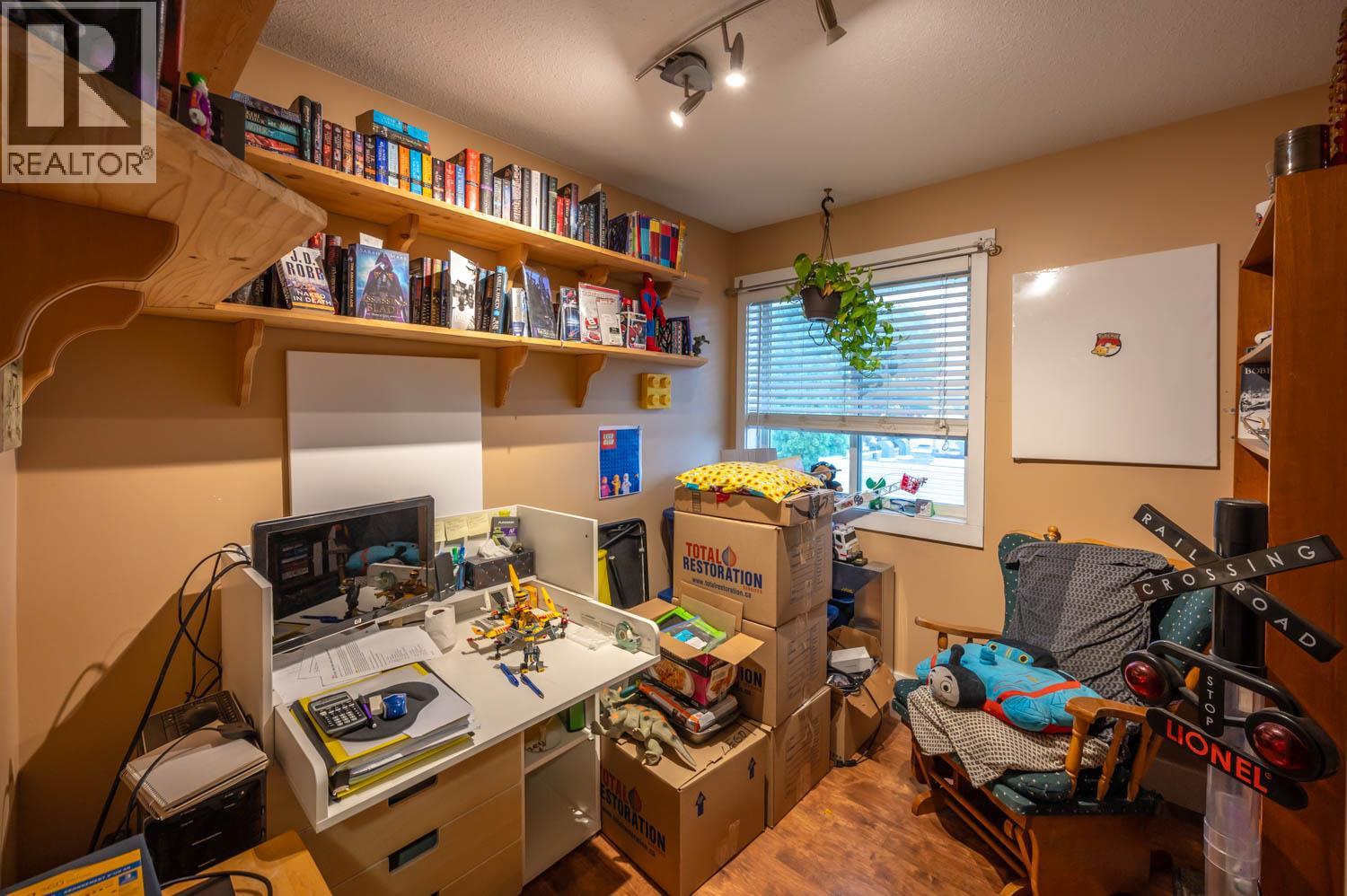 #2 615 6TH Avenue - 24