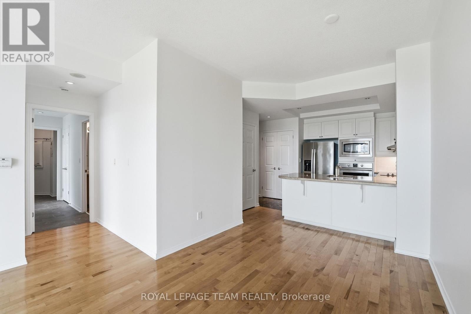 1 Bed, 2 Bath House for Rent in Ottawa – 504 – 38 METROPOLE PRIVATE, Ottawa – MLS# X13457112 - Image 15
