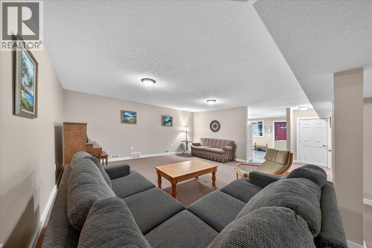 4985 Ogilvey Avenue - 40