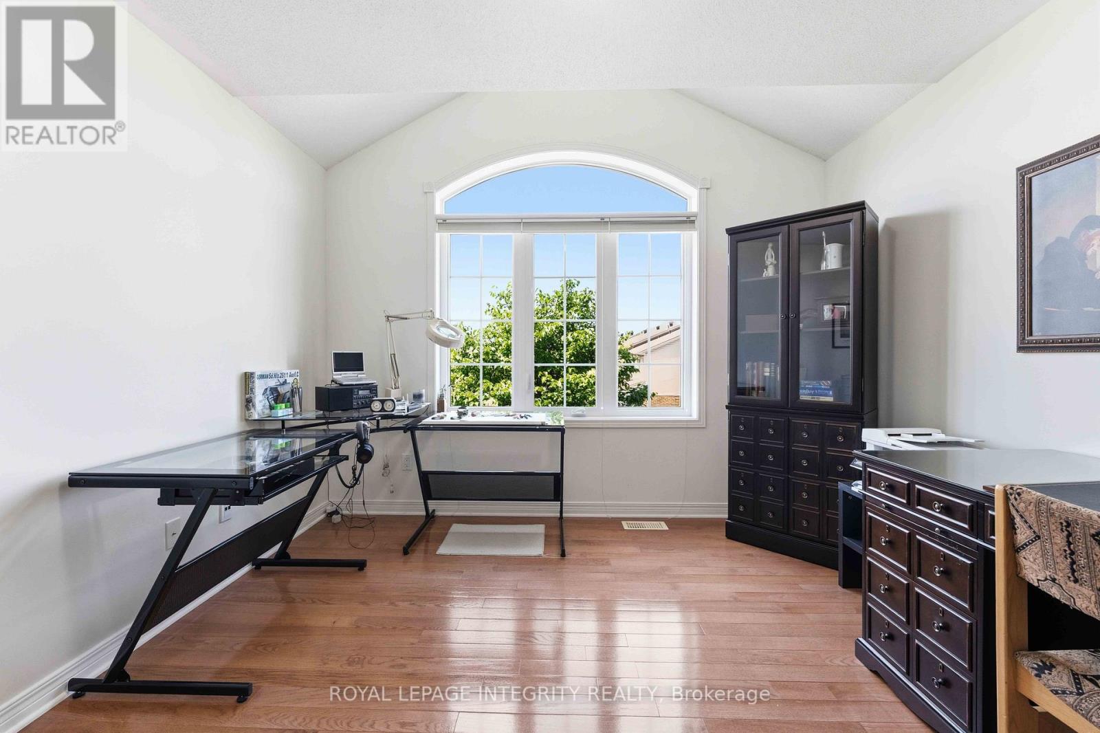 347 ANTIGONISH AVENUE - 21