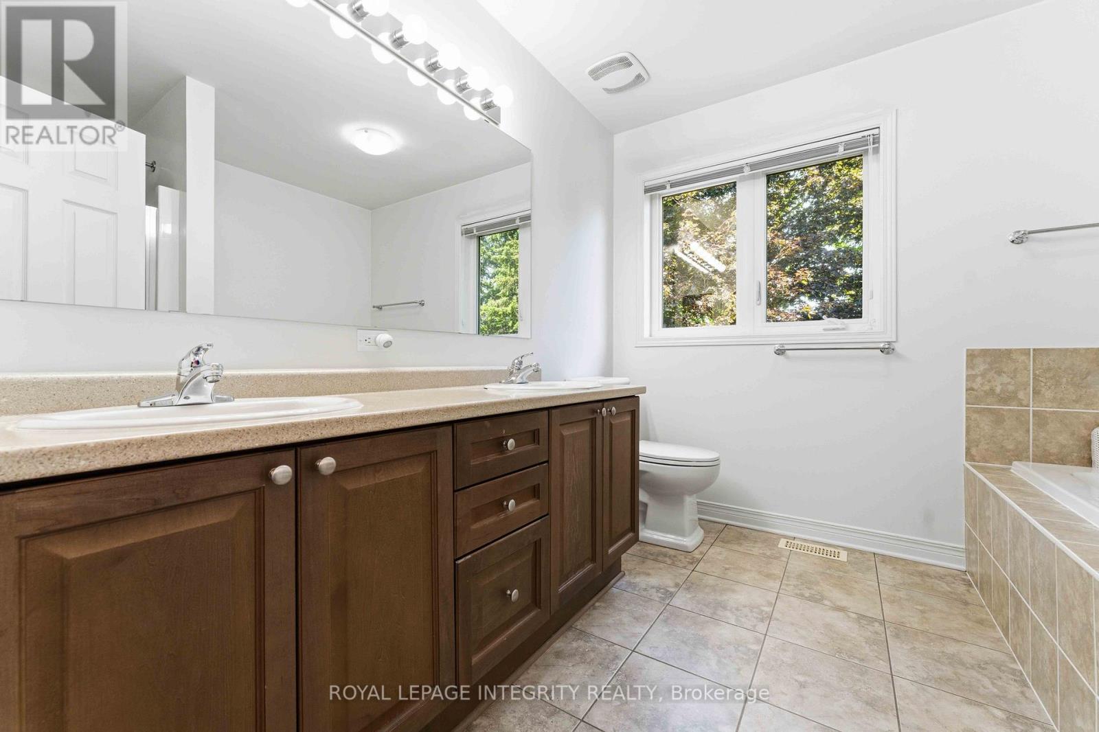 347 ANTIGONISH AVENUE - 26