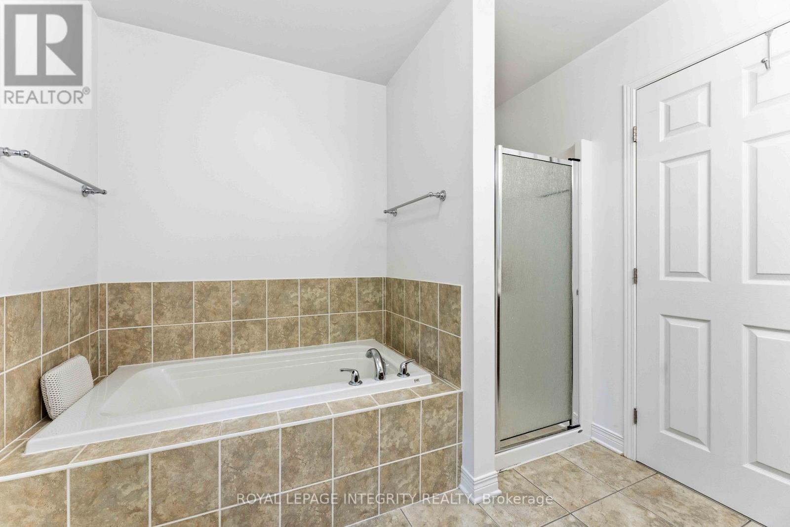 347 ANTIGONISH AVENUE - 27