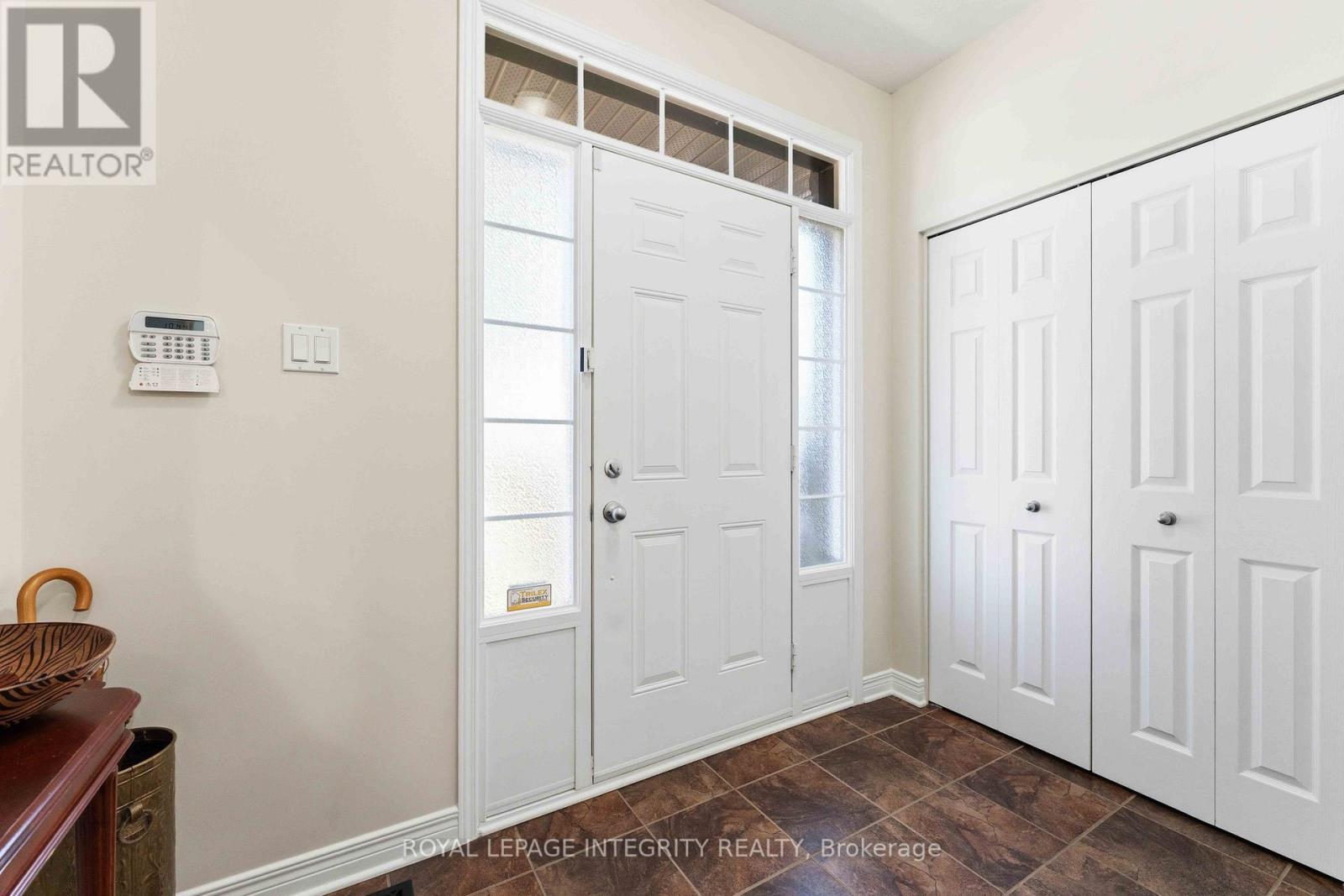 347 ANTIGONISH AVENUE - 4