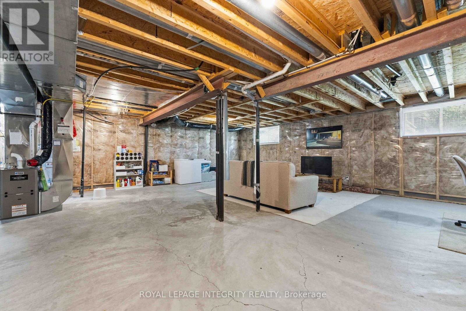 347 ANTIGONISH AVENUE - 46