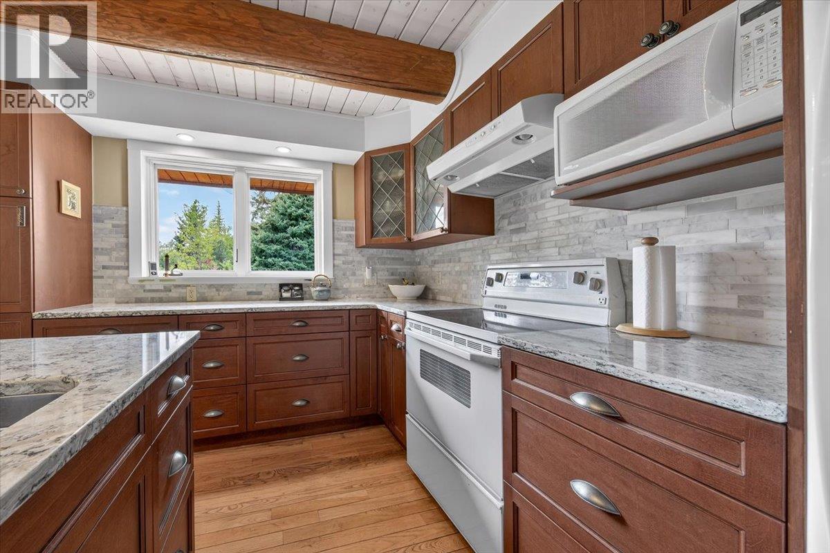 4985 Ogilvey Avenue - 18