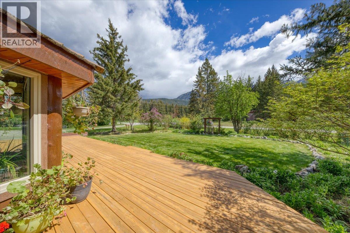 4985 Ogilvey Avenue - 60
