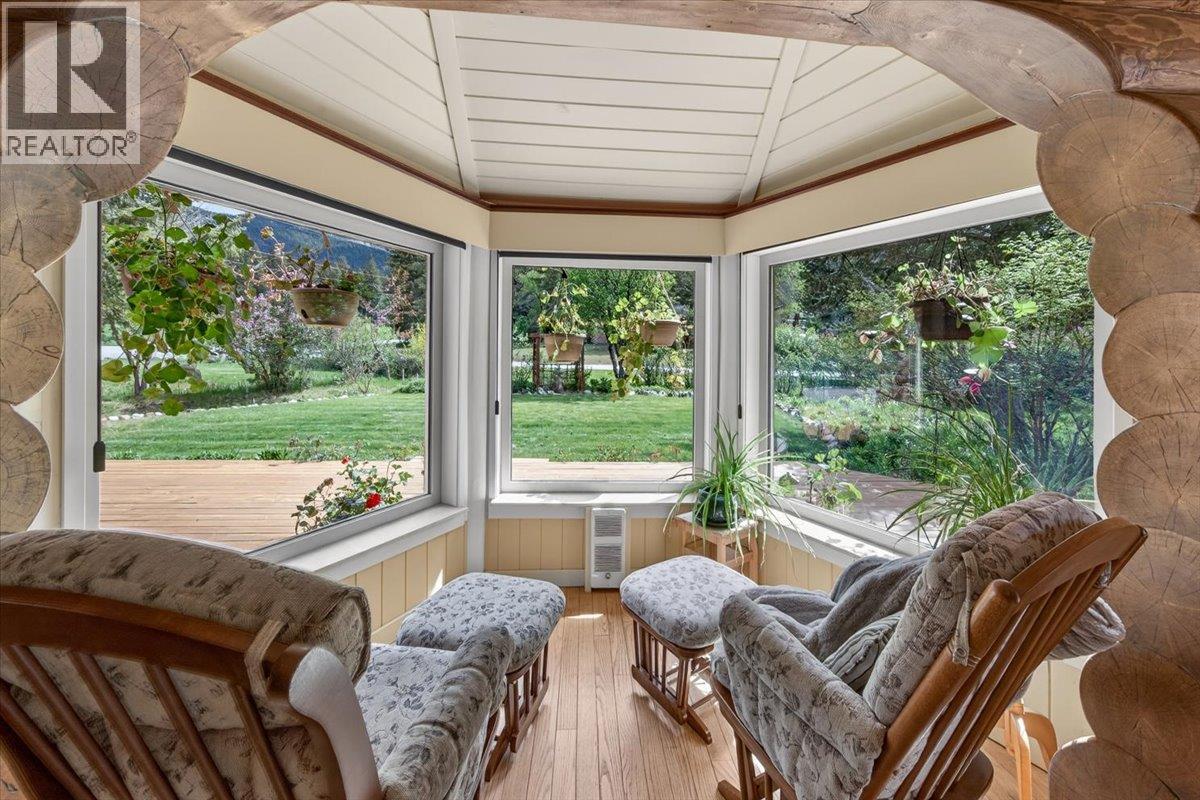 4985 Ogilvey Avenue - 5