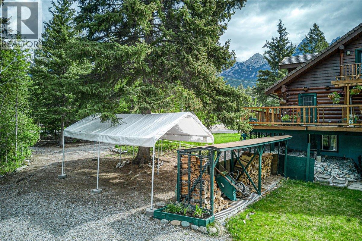 4985 Ogilvey Avenue - 50