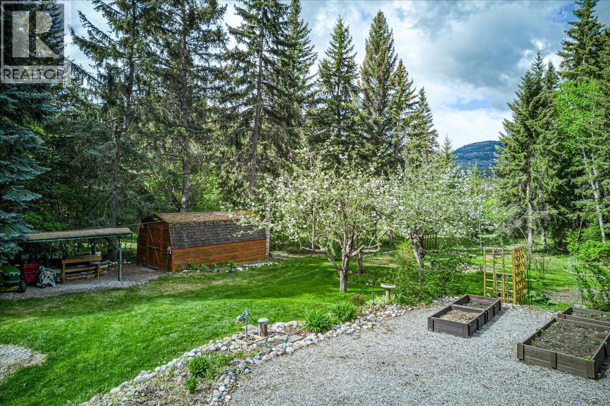 4985 Ogilvey Avenue - 48