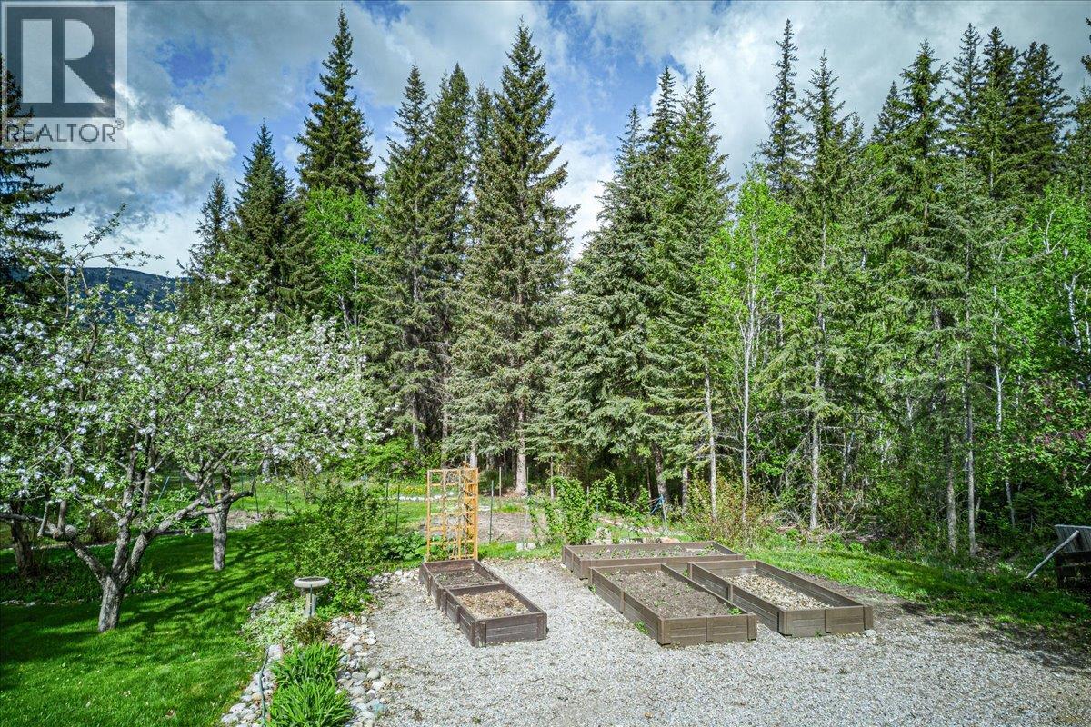 4985 Ogilvey Avenue - 49