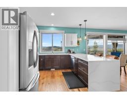 4pc Ensuite bath - 6552 Blackcomb Place, Vernon, BC V1B4E1 Photo 10
