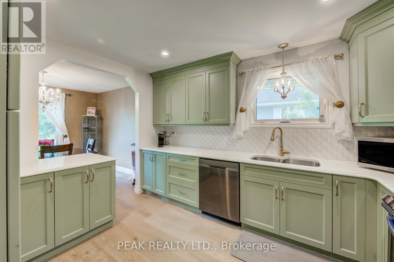 155 HURON STREET - 16