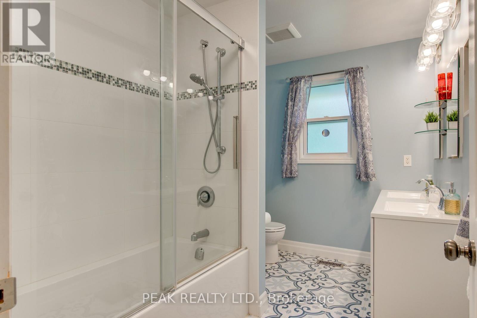 155 HURON STREET - 23