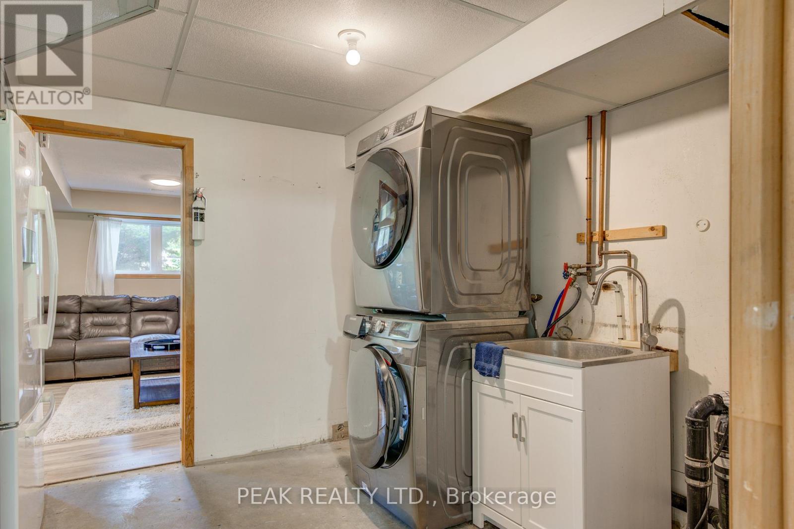 155 HURON STREET - 35