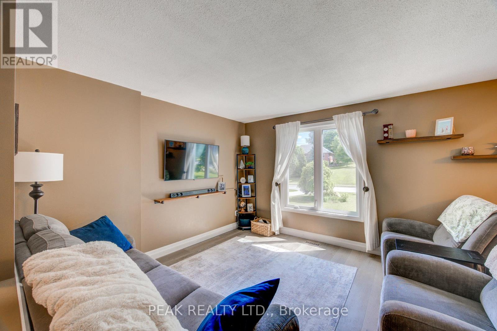 155 HURON STREET - 9