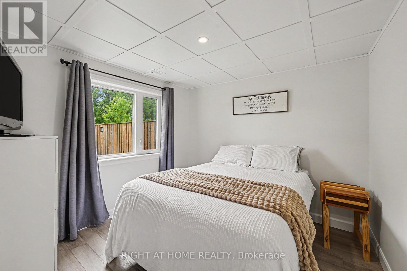 306 FORESTVIEW CRESCENT - 24