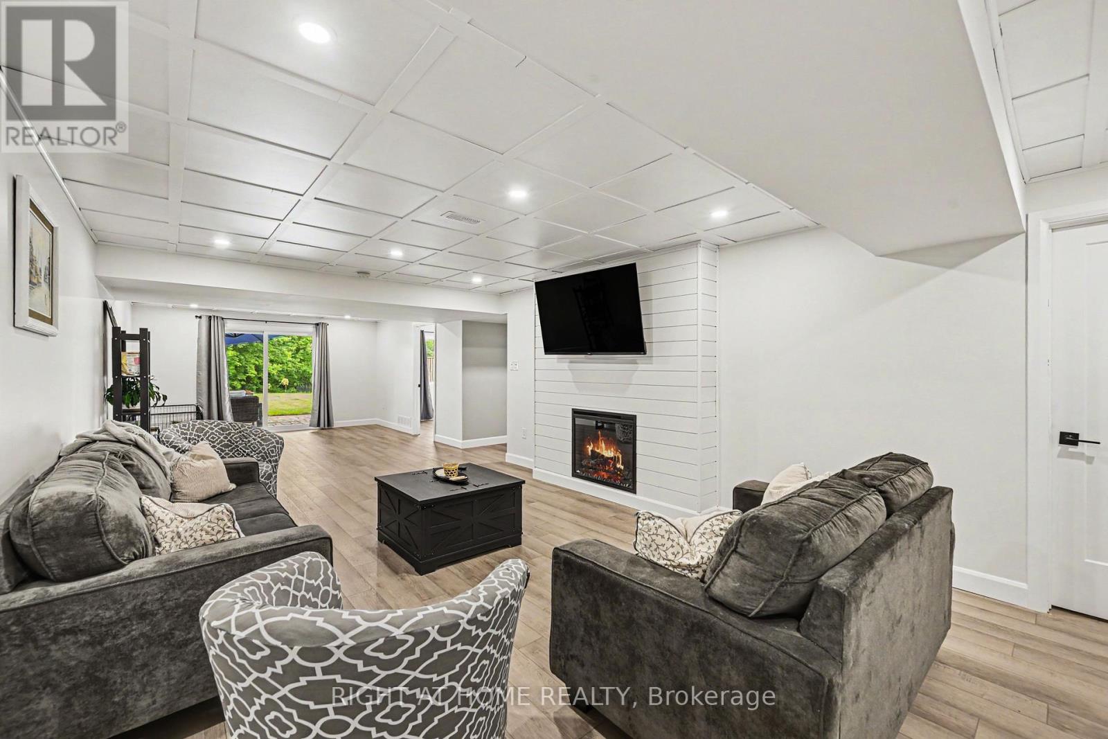 306 FORESTVIEW CRESCENT - 26