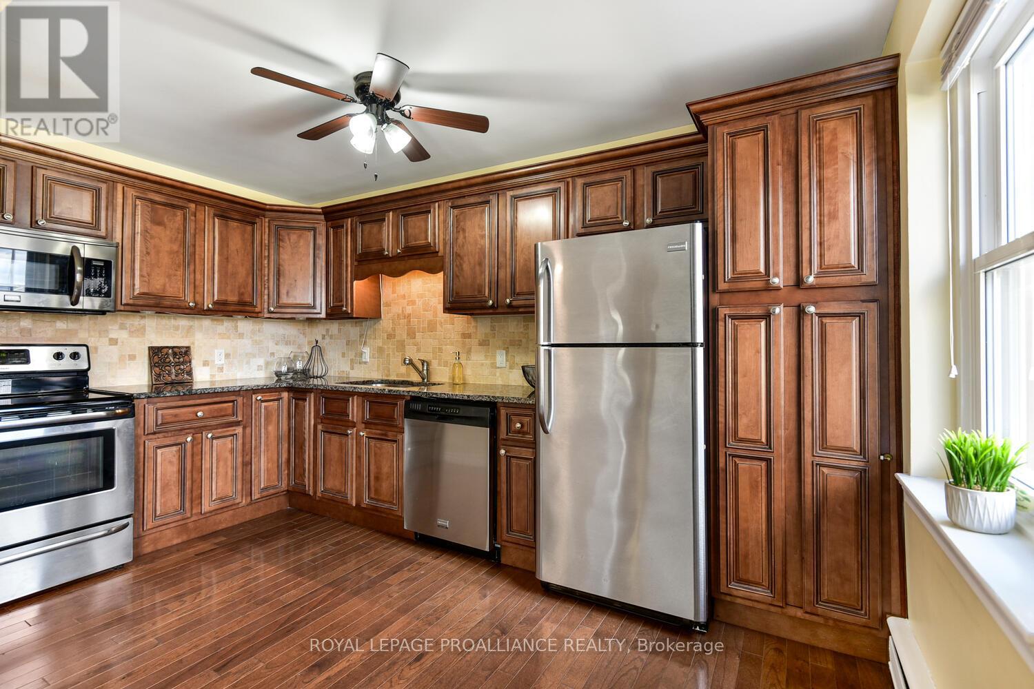 #11 167 PEARL STREET E - 13