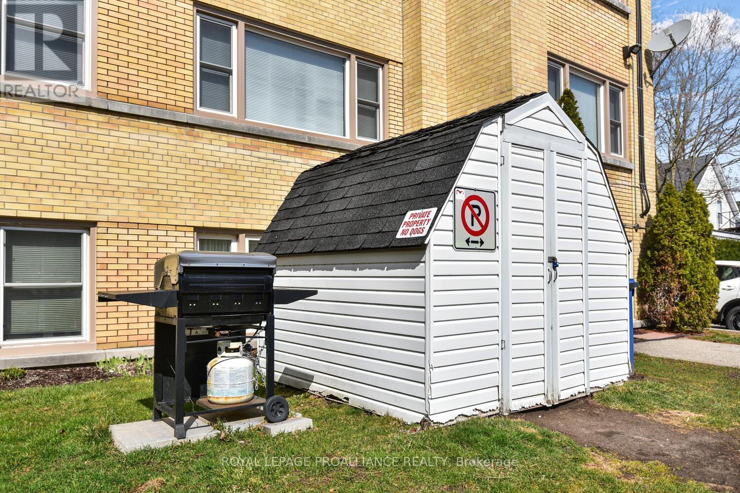 #11 167 PEARL STREET E - 22