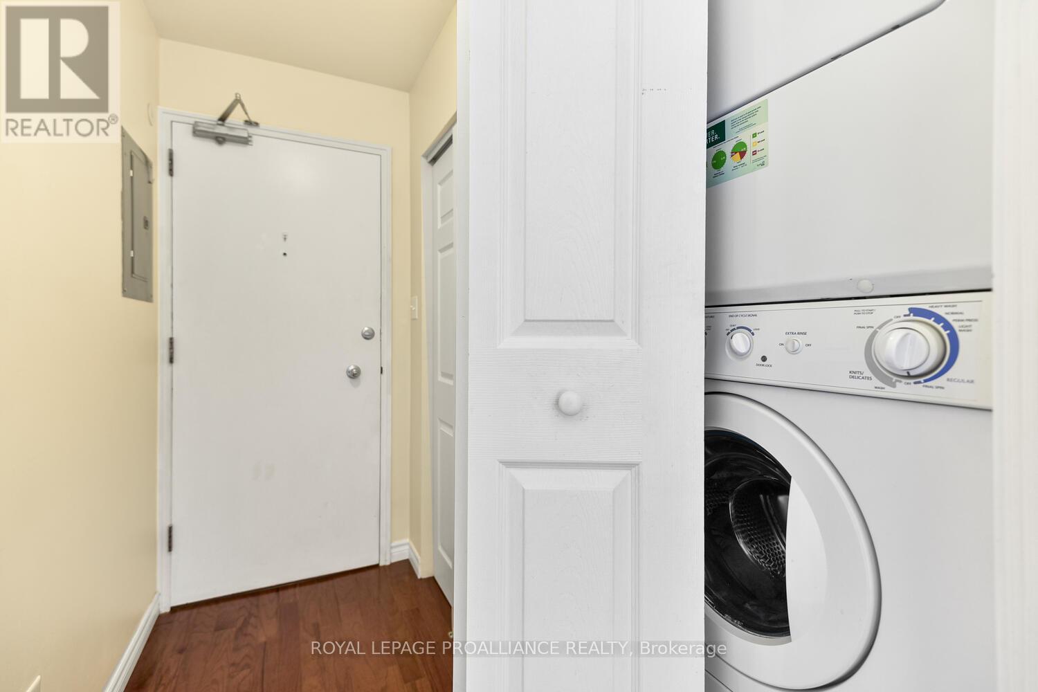 #11 167 PEARL STREET E - 4