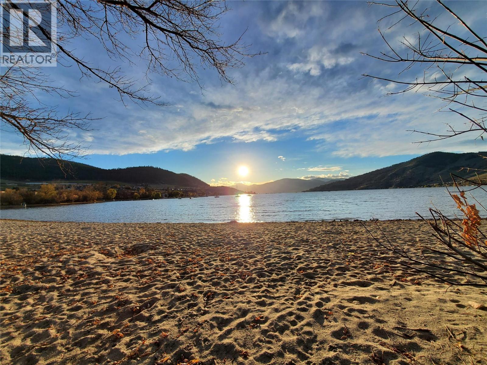 #316 2555 Lakeshore Road - 23