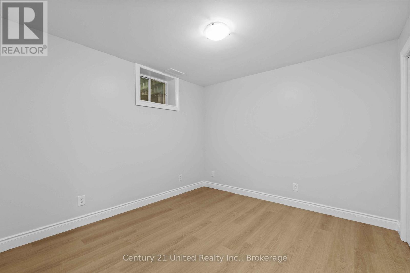 223 ANTRIM STREET - 18