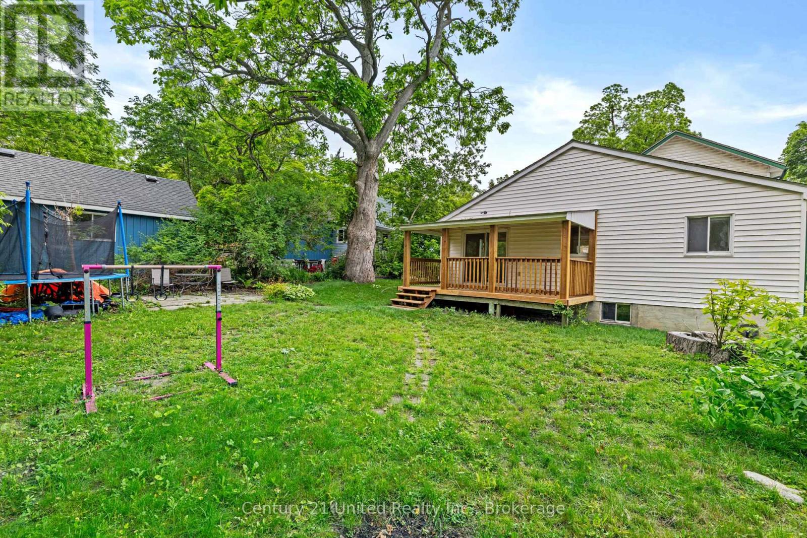 223 ANTRIM STREET - 30