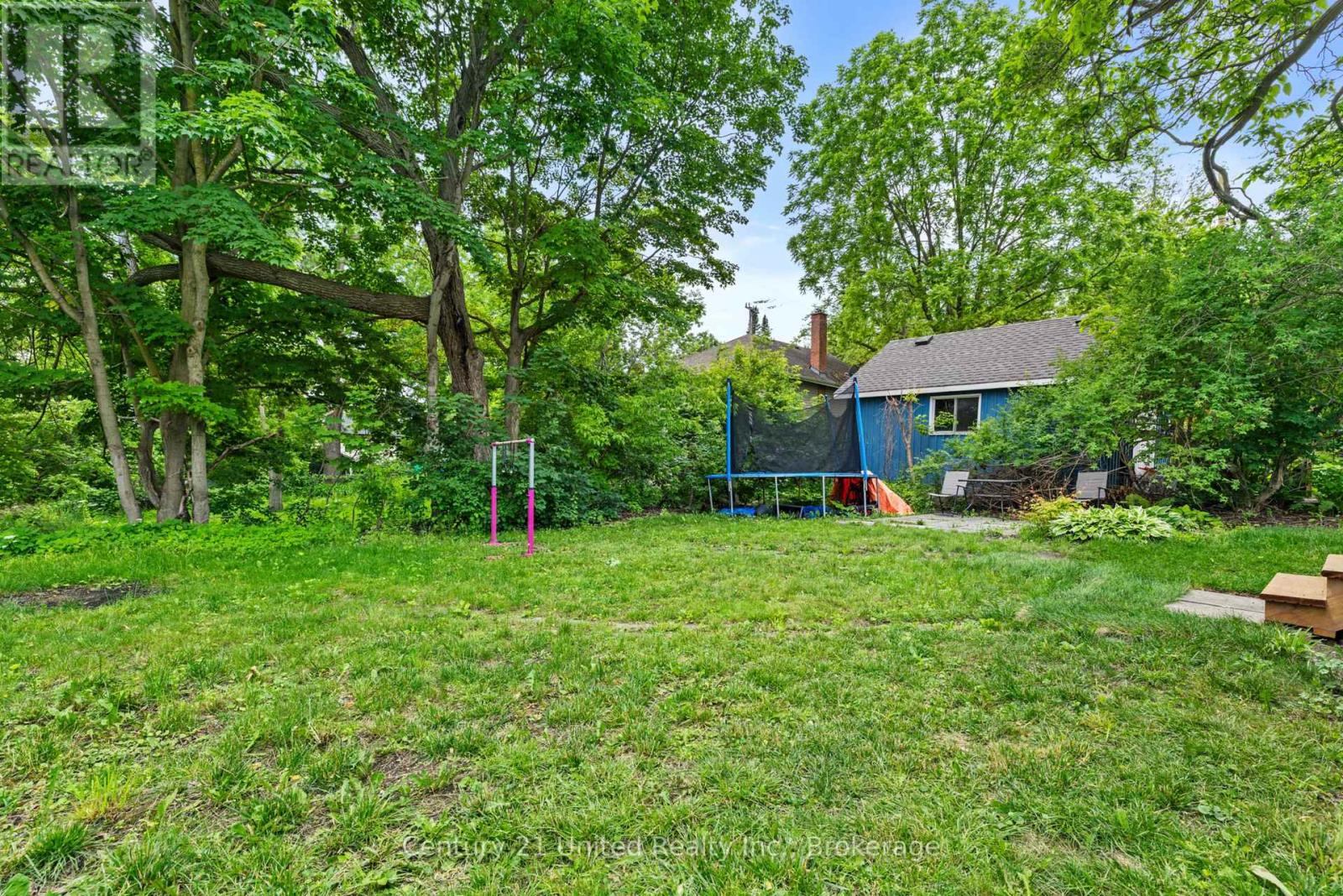 223 ANTRIM STREET - 31