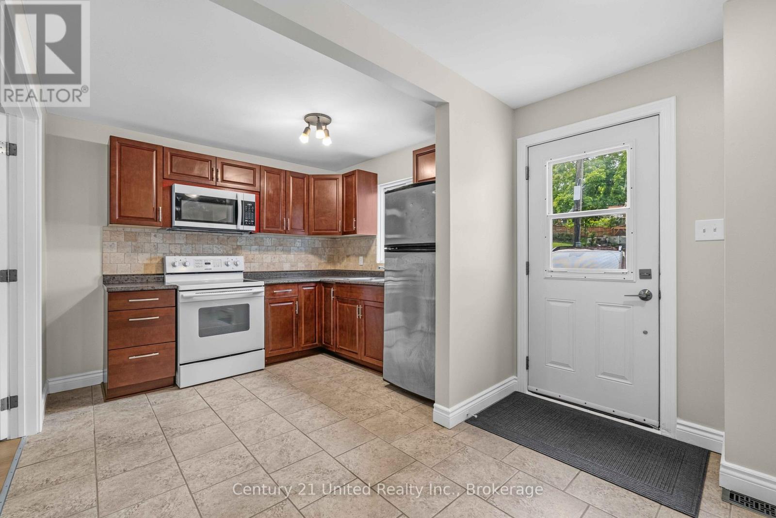 223 ANTRIM STREET - 4