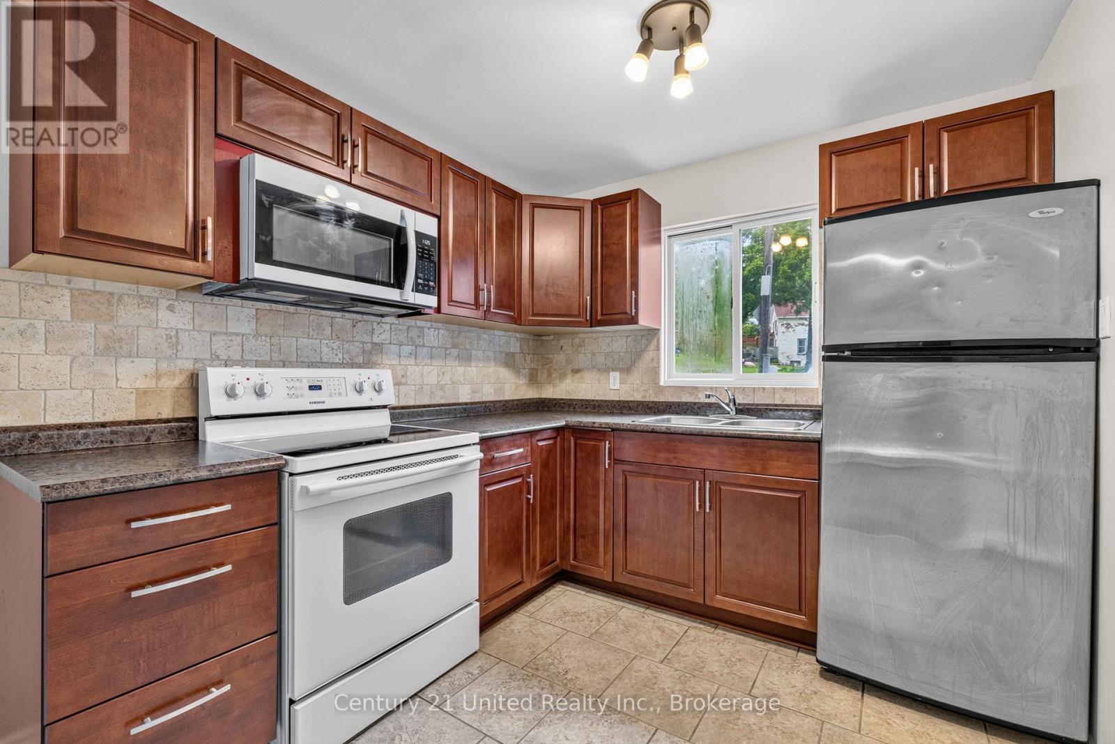 223 ANTRIM STREET - 6