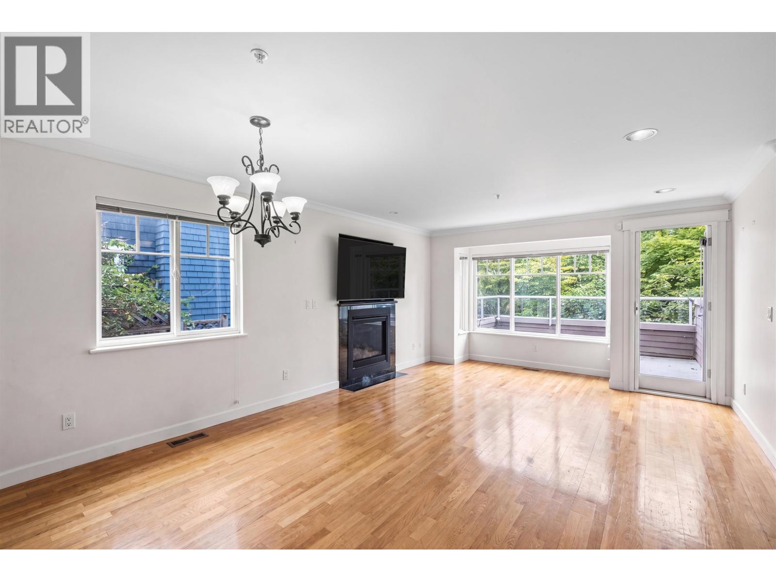 416 W KEITH ROAD, North Vancouver