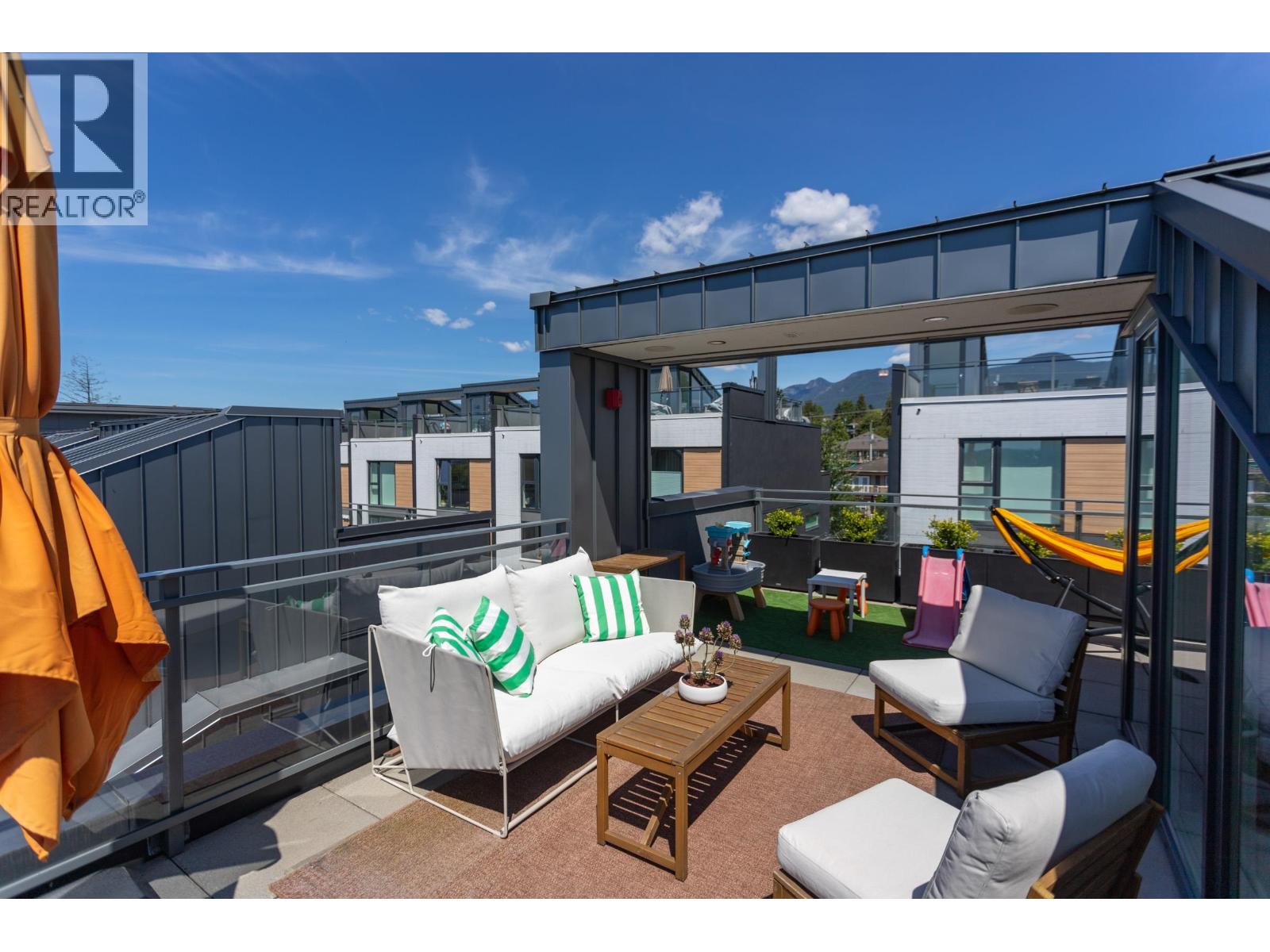 125 649 E 3RD STREET, North Vancouver