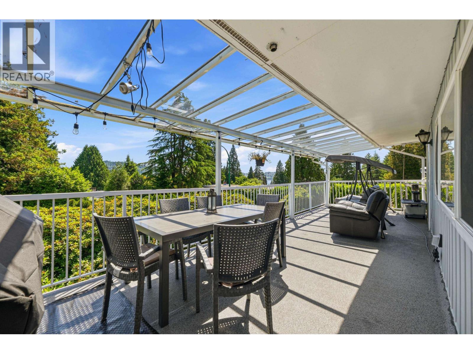 693 PLYMOUTH DRIVE, North Vancouver