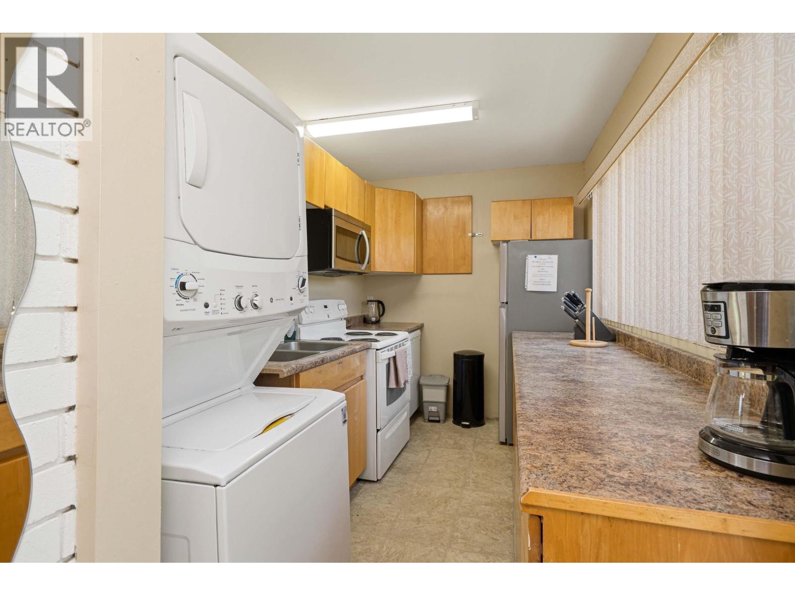 693 PLYMOUTH DRIVE, North Vancouver