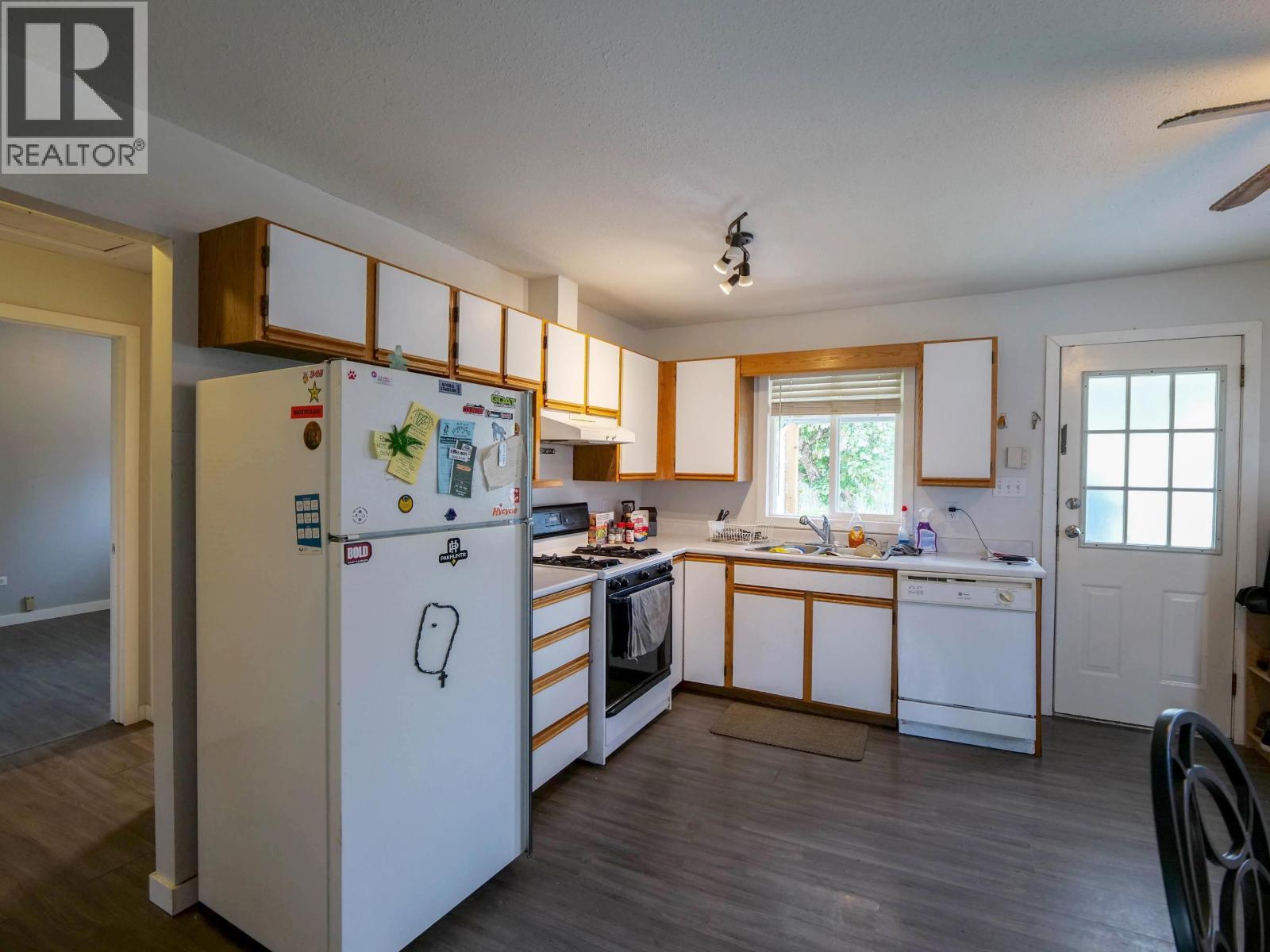 563 JONES STREET - 12